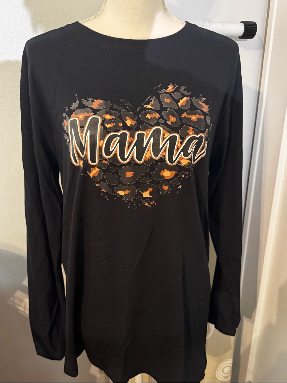 Gildan Black Long Sleeve 'Mama' Leopard Heart Tee